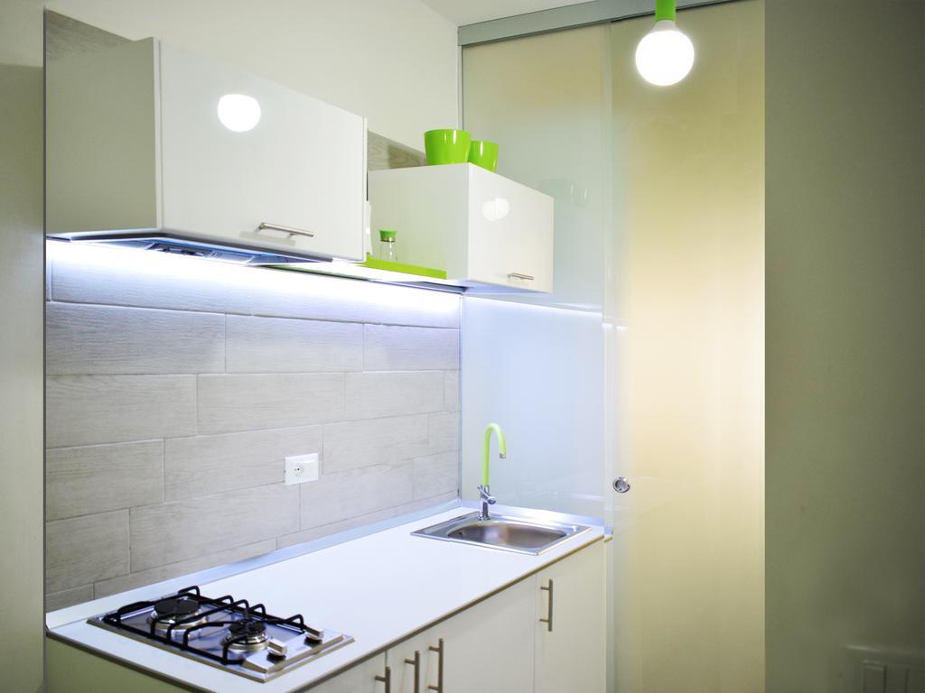 Shower Shows Марсала Экстерьер фото