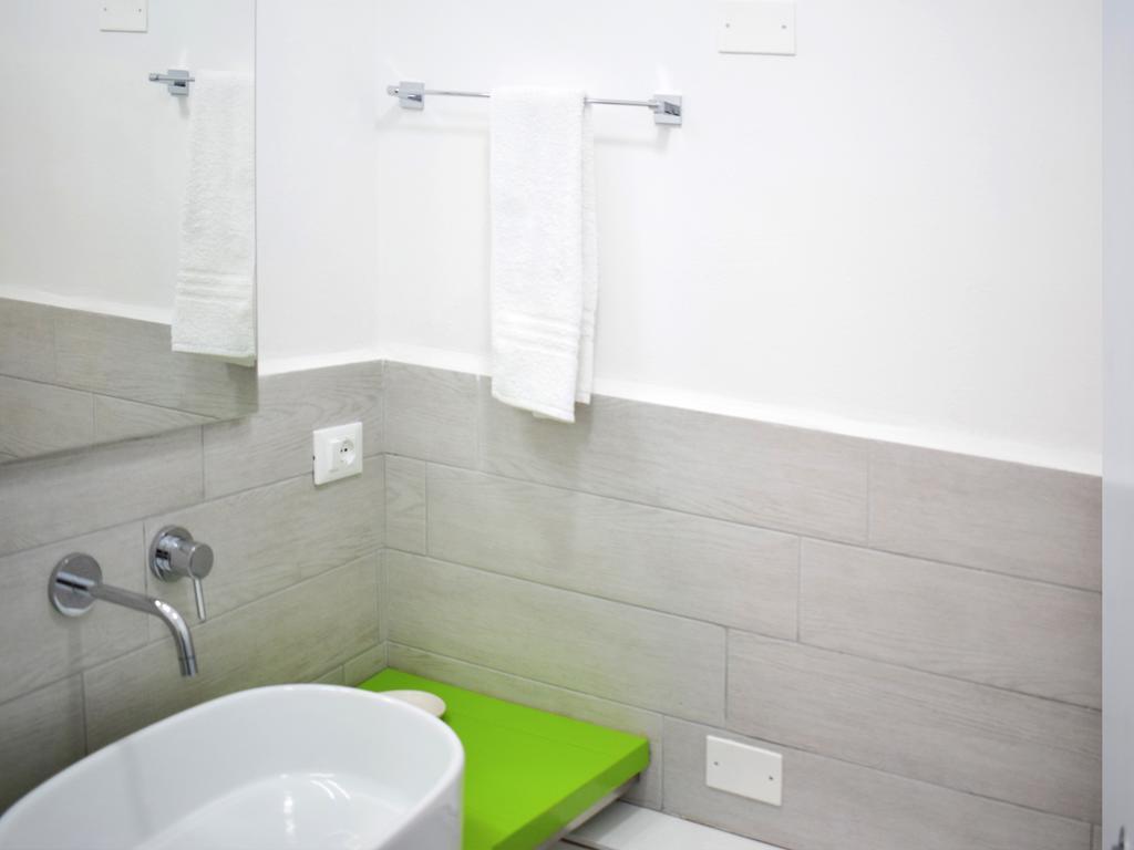Shower Shows Марсала Экстерьер фото
